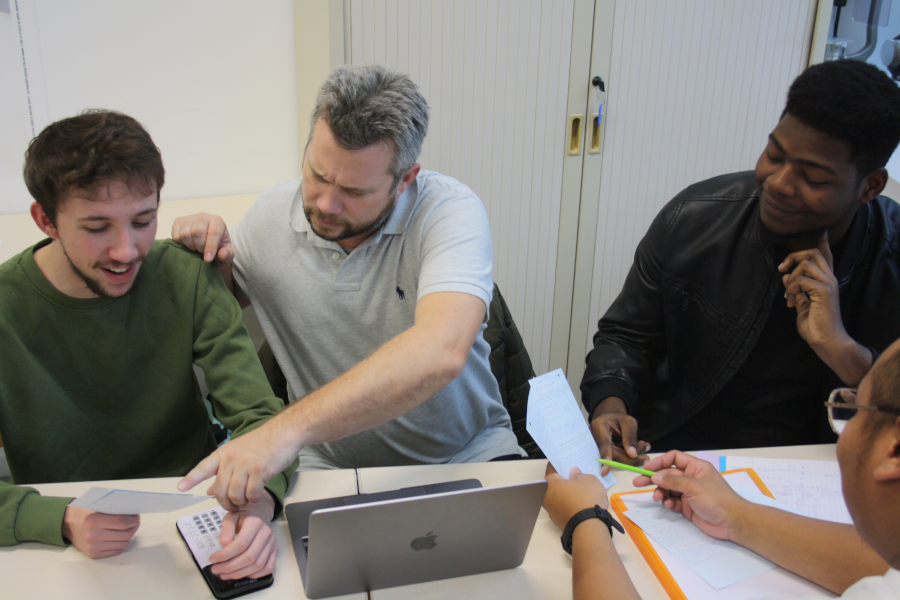 Travail de groupe et entraide