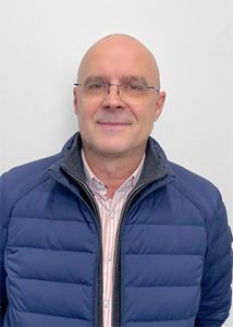 Portrait de François Nevejeans, intervenant en gestion à l'École d'Optique et de Lunetterie.
