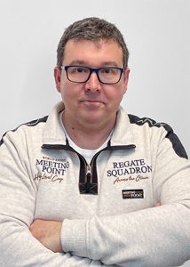 Portrait de Stéphane Guislain, intervenant en Optique Géométrique et Optique Physique à l'École d'Optique et de Lunetterie.